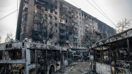 Überlebende aus Mariupol berichten: "An 85 Prozent der Zerstörung sind Asow-Kämpfer schuld"