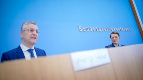 RKI-Leiter Wieler zu Impfeffektivität: "Sie schützt nicht sehr gut, das sehen wir ja"