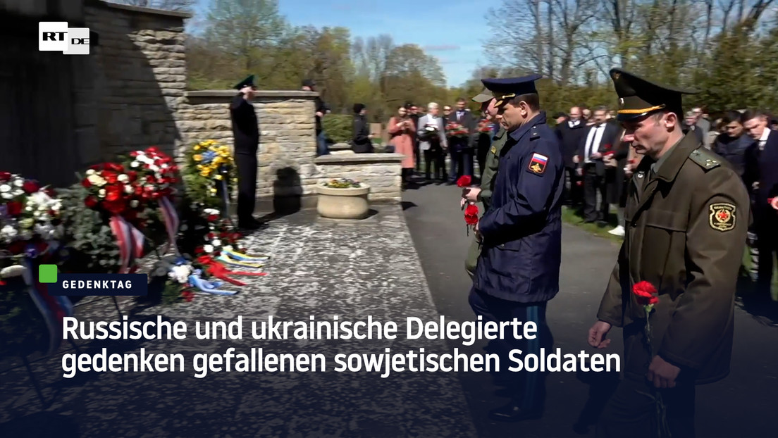 Seelow: Russische und ukrainische Delegierte gedenken gefallenen sowjetischen Soldaten