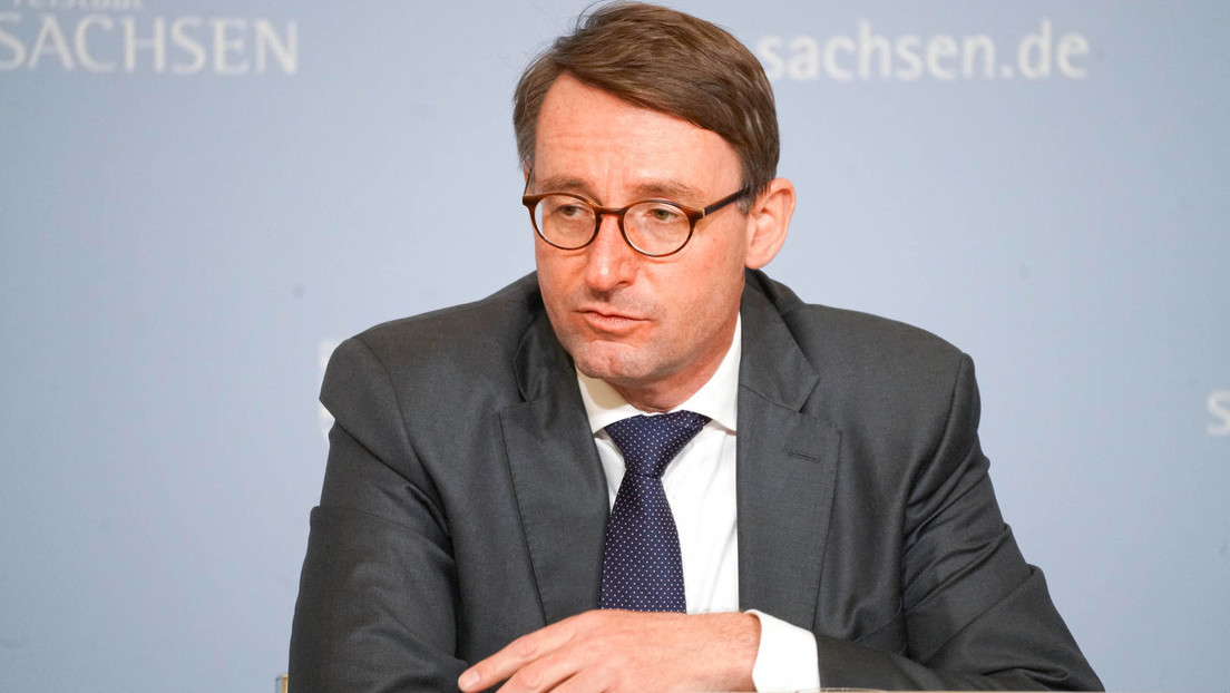 Nach einer Reihe von Skandalen: Sachsens Innenminister Roland Wöller entlassen