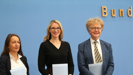 Ethikrat zur Coronakrise: Kritik an Maßnahmen – Ja, Selbstkritik – Nein