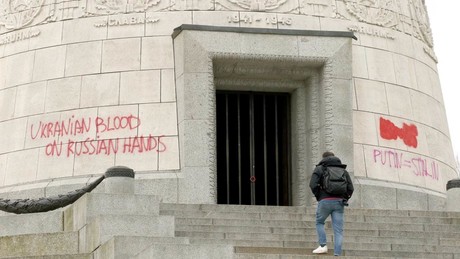 "Verabscheuungswürdige Aktion" – Sowjetisches Ehrenmal in Berlin geschändet