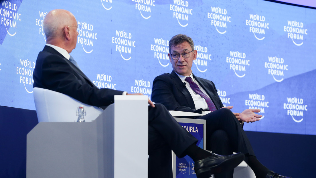 Davos: Meinungsverschiedenheiten zwischen Gates und Bourla zum Thema Impfeffektivität
