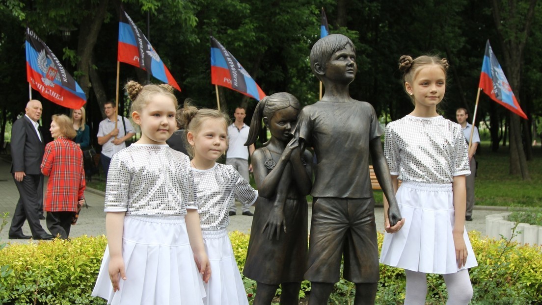 Weltkindertag: Moskauer erinnerten US-Botschaft an die Kinder im Donbass