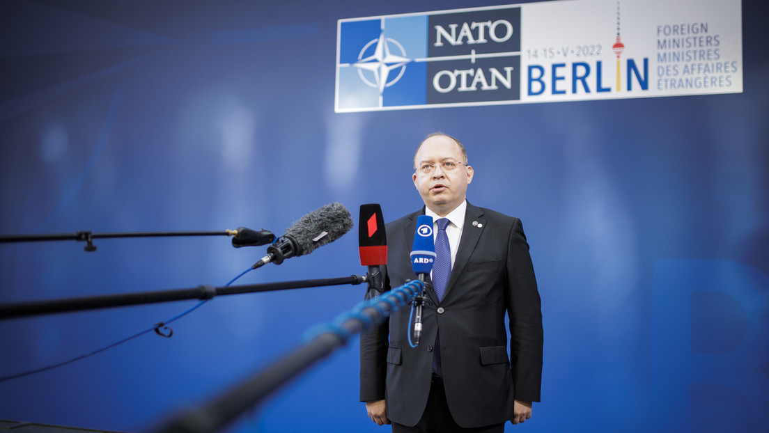 Romania calls for increased NATO contingent in country 