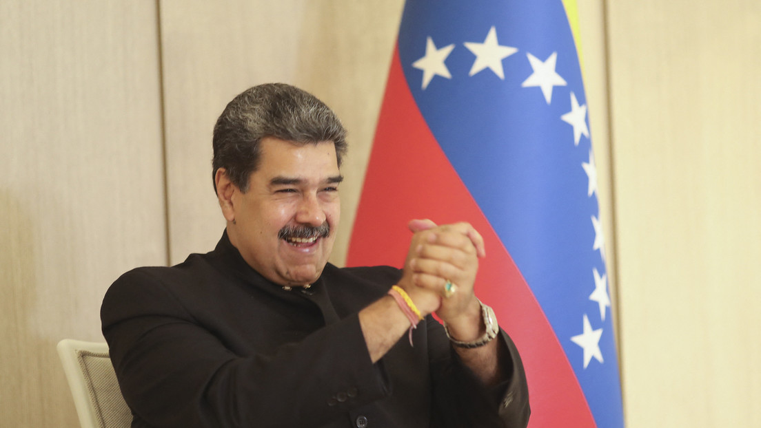 Station in Aserbaidschan: Venezolanischer Präsident Maduro baut Zusammenarbeit mit Eurasien aus