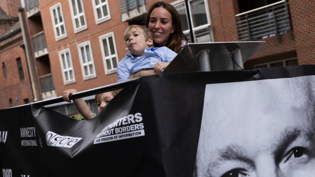 Zwischen Durchhaltewillen und Resignation: Konferenz für Julian Assange in Berlin