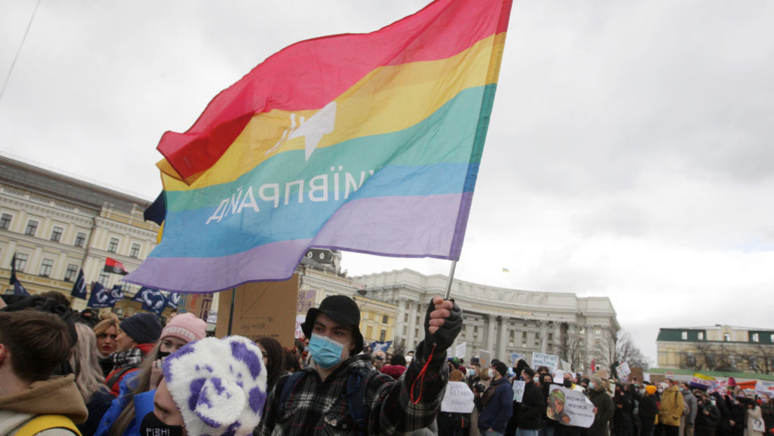 Selenskijs Top-Mitarbeiter verbreitet falsche Darstellung der Ukraine als angeblich LGBTQ-freundlich