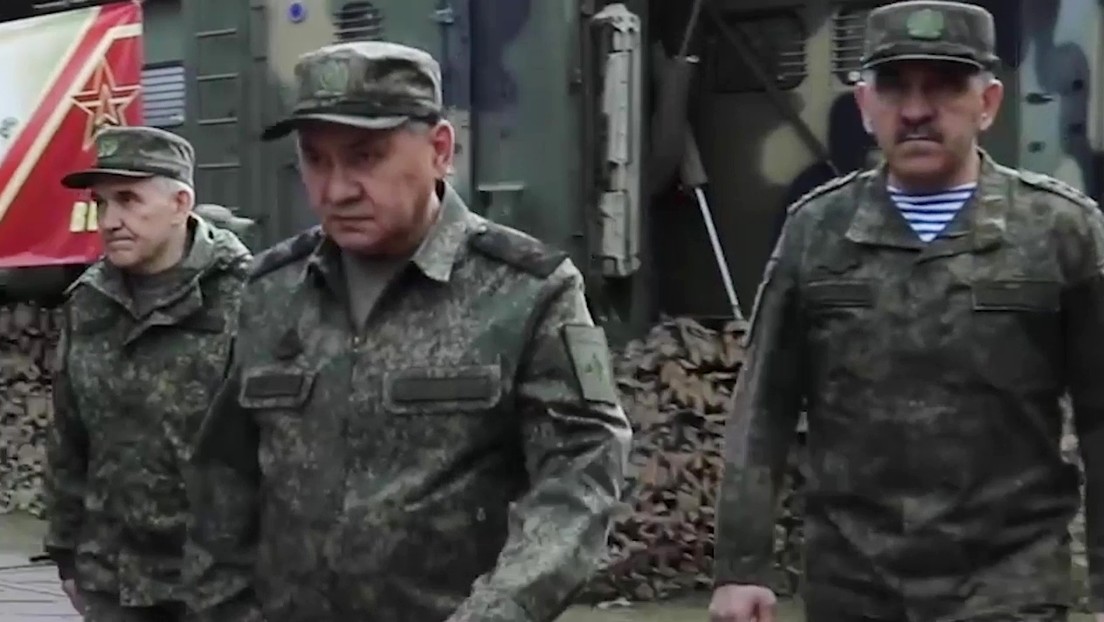 Russischer Verteidigungsminister inspiziert Truppen in der Ukraine