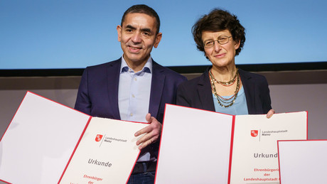 Uğur Şahin dämpft Erwartungen: Entwicklung des Omikron-Impfstoffs von BioNTech dauert noch an