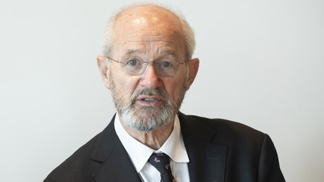 Julian Assanges Vater in Berlin: "Die Bundesregierung muss endlich handeln"