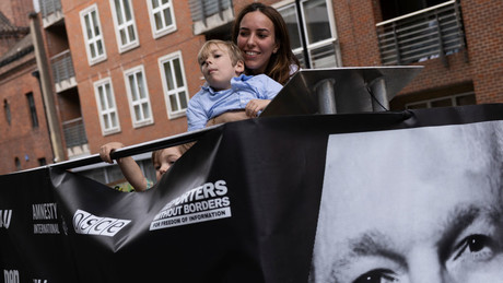 Zwischen Durchhaltewillen und Resignation: Konferenz für Julian Assange in Berlin