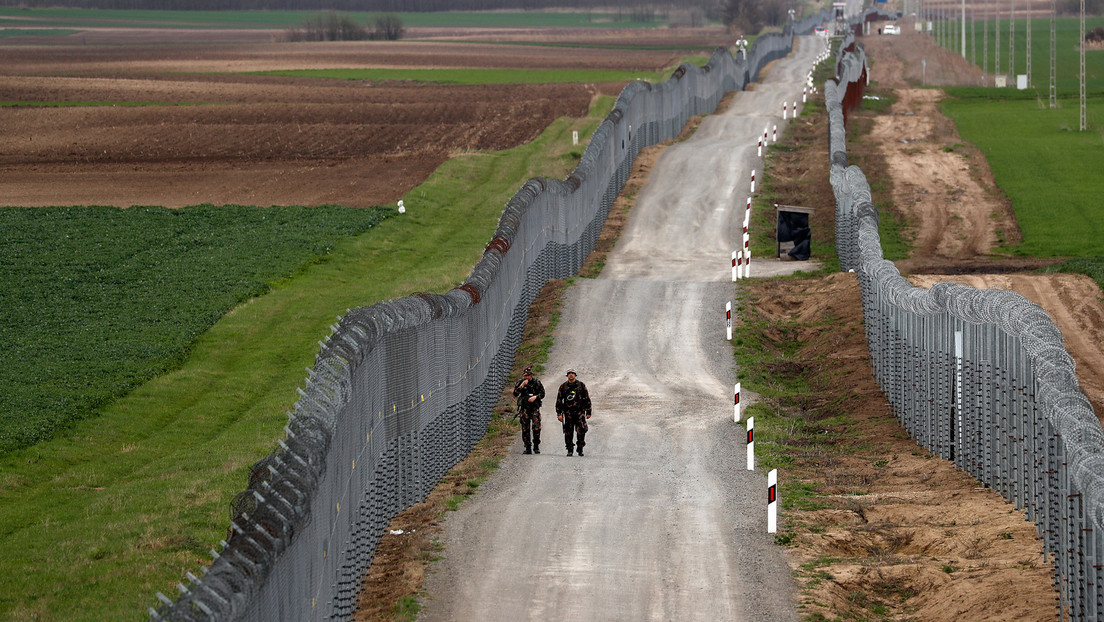 Illegale Migration über den Balkan nimmt zu – Serbische Polizei findet Waffen