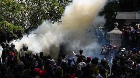 Präsident flieht auf die Malediven – Sri Lanka erklärt Ausnahmezustand