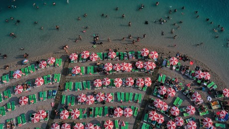 Kein Krieg am Strand: Russische und ukrainische Touristen friedlich nebeneinander in der Türkei