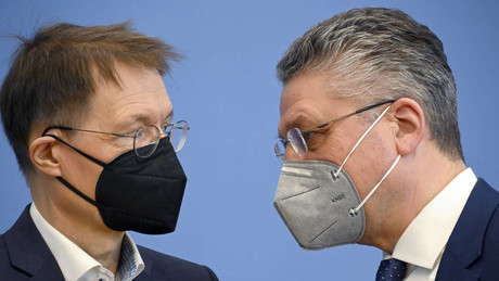 Impfwirksamkeit und Nebenwirkungen: Wie lange kann das RKI noch mauern?
