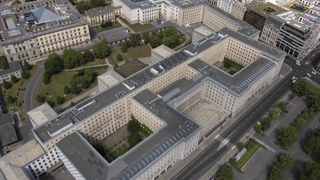 Selbst gemachte Gaskrise: Bundesministerien wollen bei Kühlung und Heizung sparen