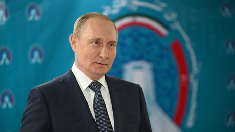 Putin nach trilateralem Treffen in Teheran: "Haben dem Terrorismus das Rückgrat gebrochen"
