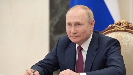 Nach Biden-Reise: Putin telefoniert mit saudischem Kronprinzen über Ölförderung