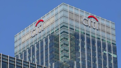 "Tiefgreifende Inkompetenz": Kiew droht westlichen Banken mit Internationalem Strafgerichtshof