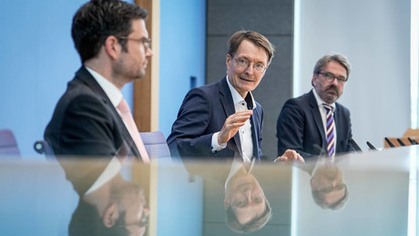 Corona-Regeln für den Herbst: FFP2-Maskenpflicht in Fernzügen und Flugzeugen
