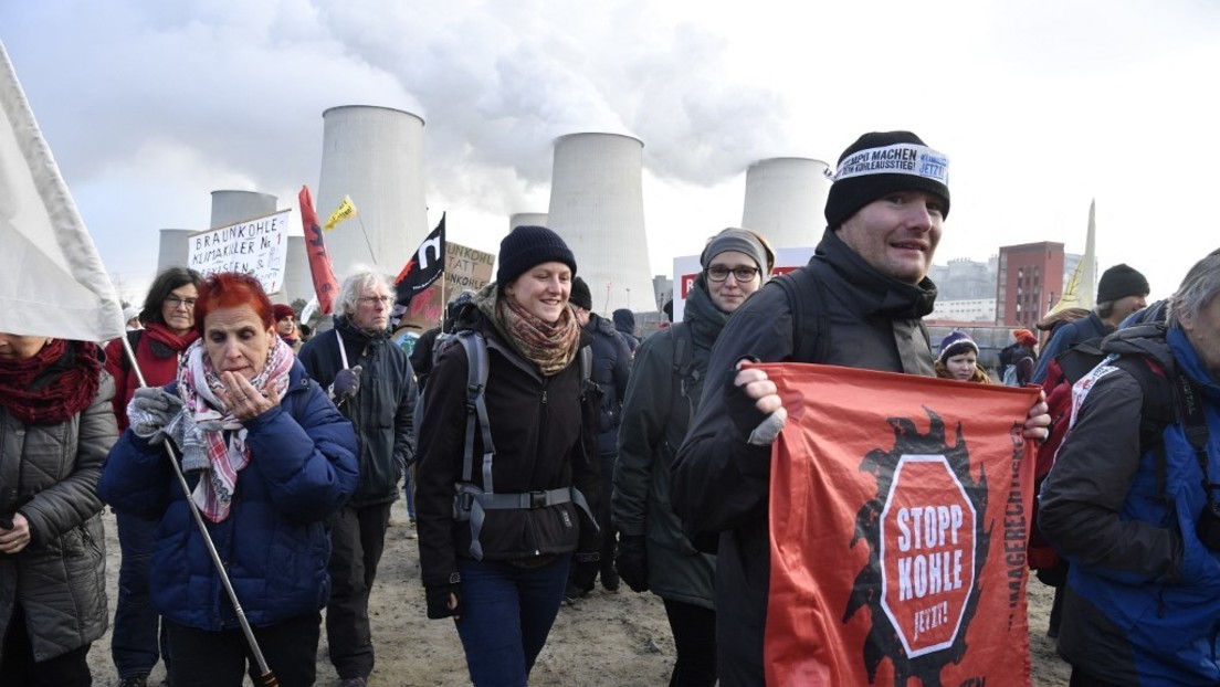 Klimaaktivisten blockierten Kohlekraftwerk Jänschwalde