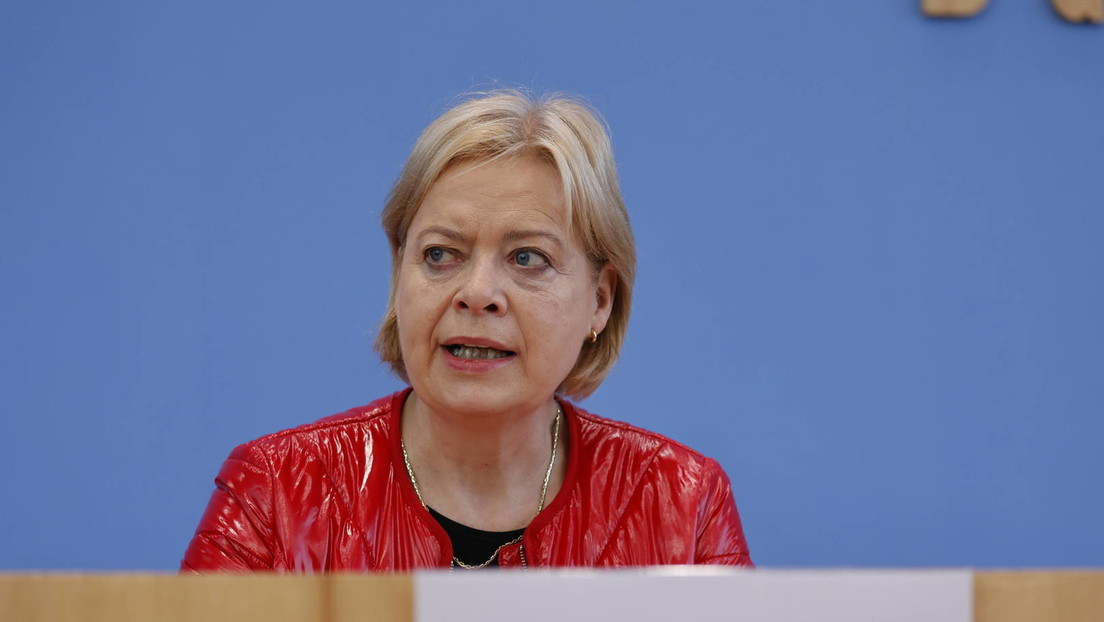 Left MP Gesine Lötzsch not on the committee on the Bundeswehr's special assets