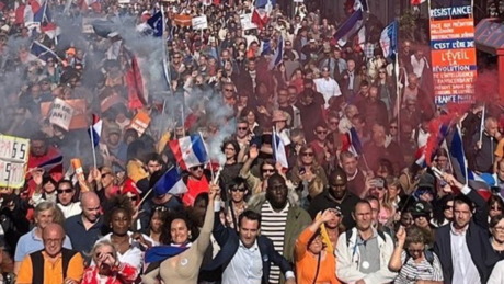 Weitere Demonstration gegen EU, NATO und Macron in Paris