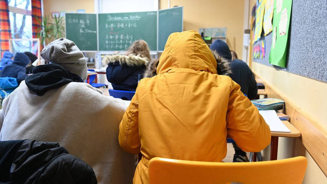 Statt zu heizen: Französischer Bürgermeister kauft Schülern Fleecejacken