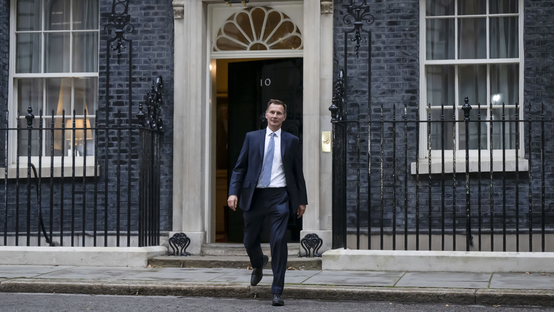 Großbritannien: Neuer Finanzminister Hunt kassiert Steuerpläne ein