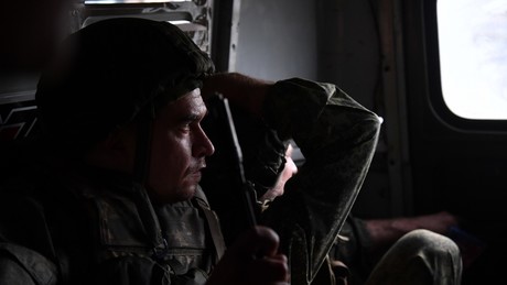 Liveticker Ukraine-Krieg: Russisches Verteidigungsministerium meldet Rückzug aus Krasny Liman