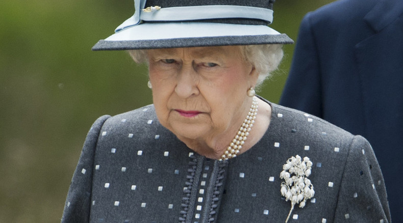 Uncovered film shows Queen Elizabeth II rehearsing Nazi salute as a child (VIDEO)