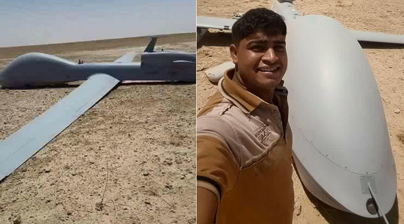 US drone crashes in Iraq desert, locals pose for selfies (PHOTOS, VIDEO)