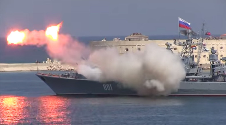 Russian frigate’s missile launch at Navy Day meets messy end (VIDEO)