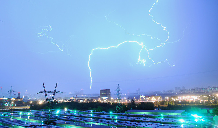 Apocalyptic scenes in Moscow as thunderstorm unleashes freak lightning on city (PHOTOS, VIDEOS)