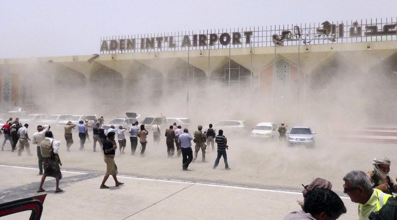 Saudi-led coalition ground forces help recapture Yemeni military base from Houthis