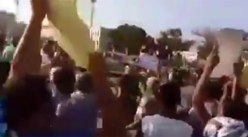  ‘Muammar! Muammar!’ Pro-Gaddafi demonstration in Benghazi dispersed with rocks, gunfire