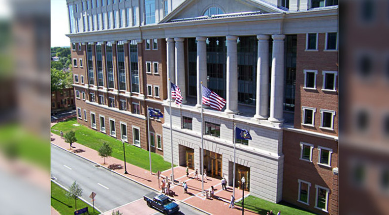 White House ‘fence jumper’ fatally shot after attacking police with knife in PA court