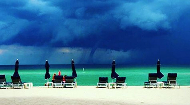Miami, ocean, sun, beach-goers …and huge waterspouts (PHOTOS, VIDEO)
