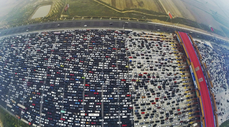 Chinese carpocalypse: Thousands of vehicles stranded on Beijing motorway (PHOTOS, VIDEO)