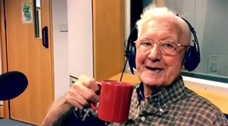'I feel so alone’: 95-yo man invited to radio show after touching call about ailing wife