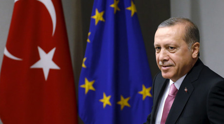 €3bn, visa deal & EU access talks if Turkey stops refugee flow to Europe
