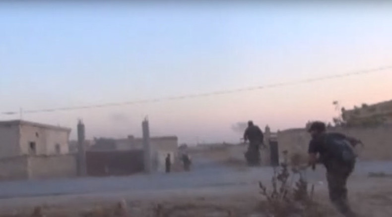 Battle to break ISIS siege of Kweires airbase caught on camera (GRAPHIC VIDEO)