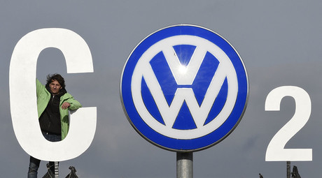VW offers US customers $1000 to regain trust