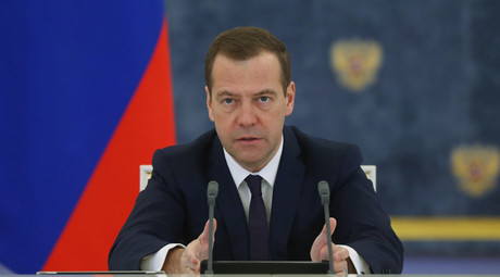 Ankara defends ISIS, Turkish officials have financial interest in oil trade with group - PM Medvedev