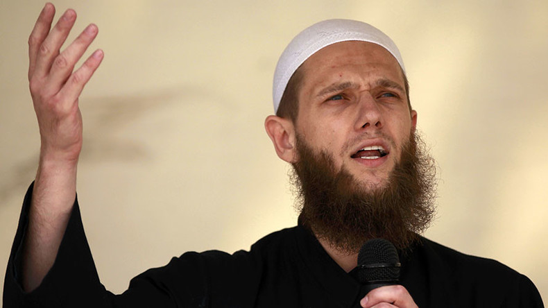 German extremist preacher arrested for supporting terror group