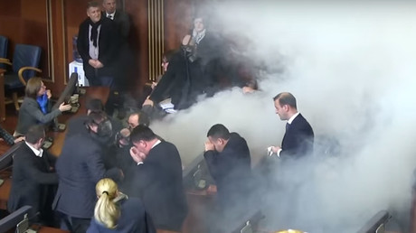 Kosovo opposition uses tear gas in parliament to protest deals with Serbia, Montenegro (VIDEO)