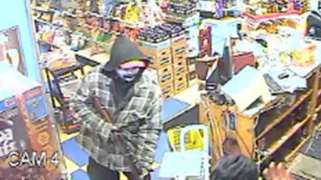 Sikh store clerk mistaken for Muslim called ‘terrorist’ & shot in face by robber