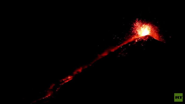 Guatemala ‘Volcano of Fire’ spews ash 7km into skies in furious eruption (PHOTOS, VIDEO)