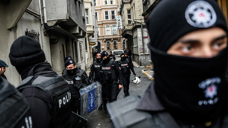 Turkish police arrest pro-Kurdish opposition politicians in raid on HDP party HQ